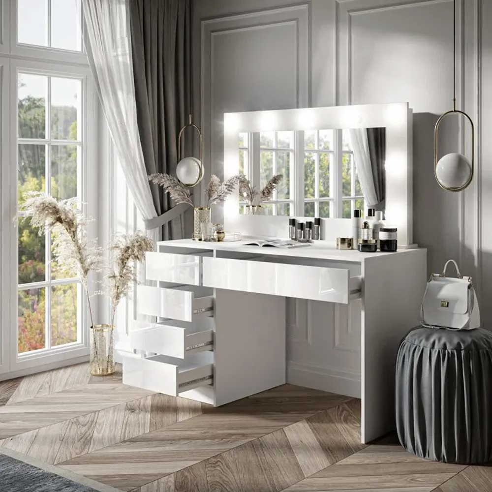 Stylish Dressing Table with Mirror